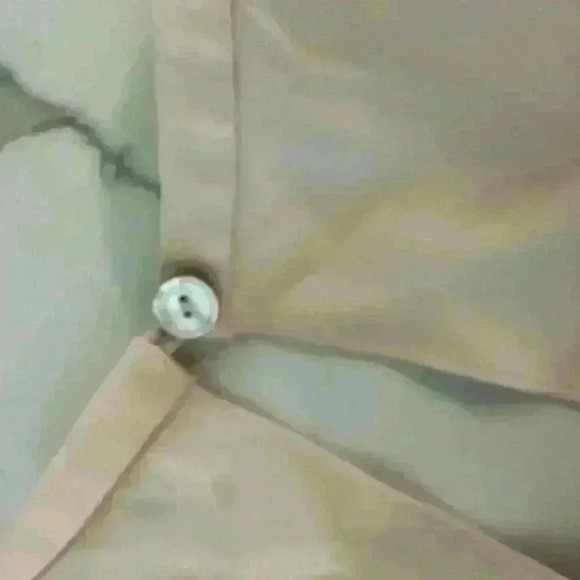 ELIZABETH & JAMES NWOT TABBY TANK 100% SILK KEY HOLE WITH BUTTON BLUSH SMALL - Picture 7 of 7